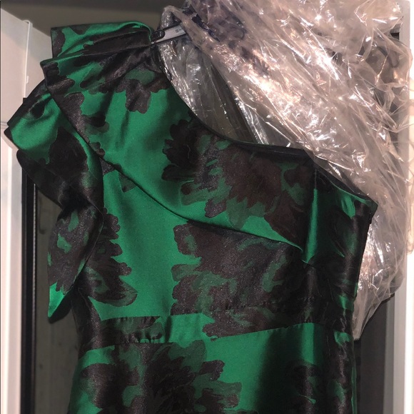 Beautiful formal dress black and green - Picture 5 of 7